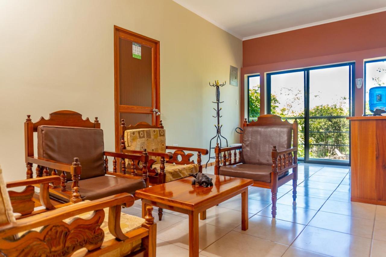 Cucuve Eco Hostal Пуэрто-Бакерисо-Морено Экстерьер фото