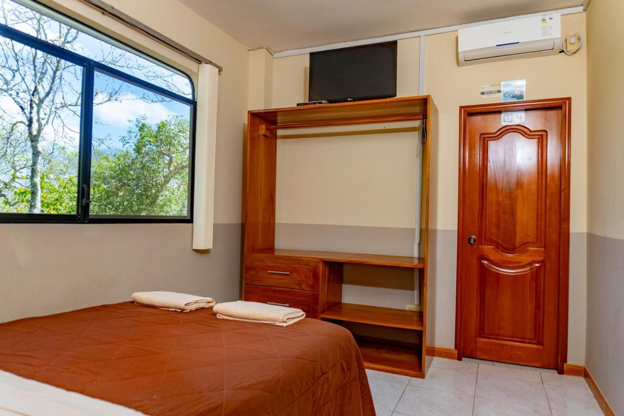 Cucuve Eco Hostal Пуэрто-Бакерисо-Морено Экстерьер фото